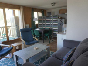 Duplex 4 pièces avec piscine, parking couvert et Wi-Fi gratuit - FR-1-636-161